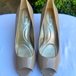 Bandolino Rainaa peep toe platform pump size 8